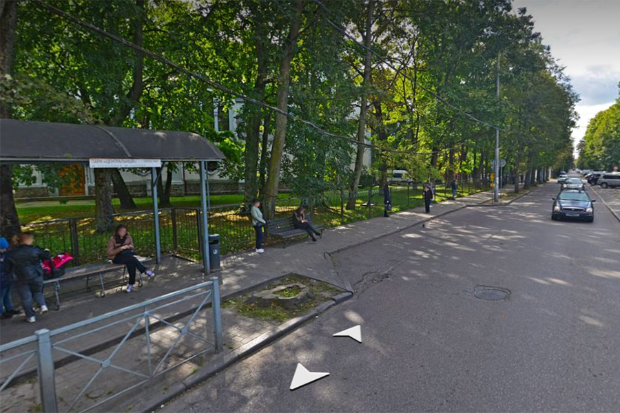 Автобусную остановку на проспекте Победы хотят сместить вглубь Центрального парка