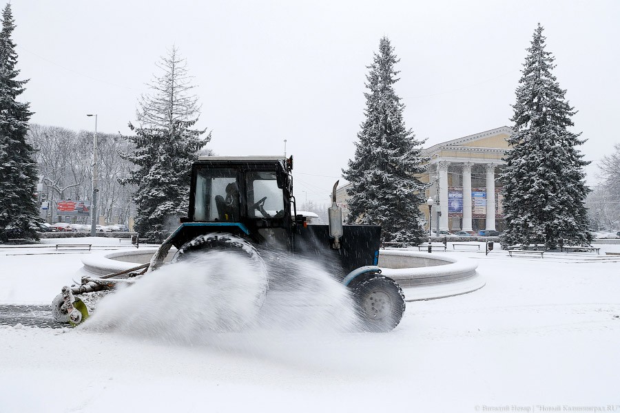 Водители жалуются на неочищенные от снега дороги в Калининграде