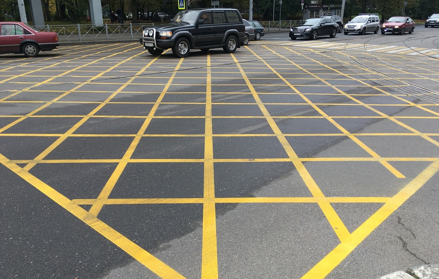 В центре Калининграда на одном из перекрестков появилась «вафельница» (фото)