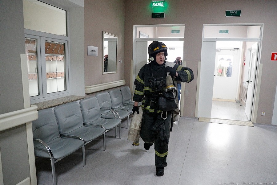 Полеты наяву: сотрудники МЧС «потушили» отделение микрохирургии глаза