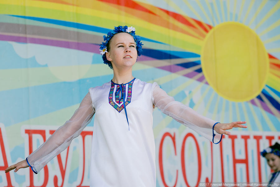 «Пляши от души»: в Центральном парке Калининграда лето встретили танцами