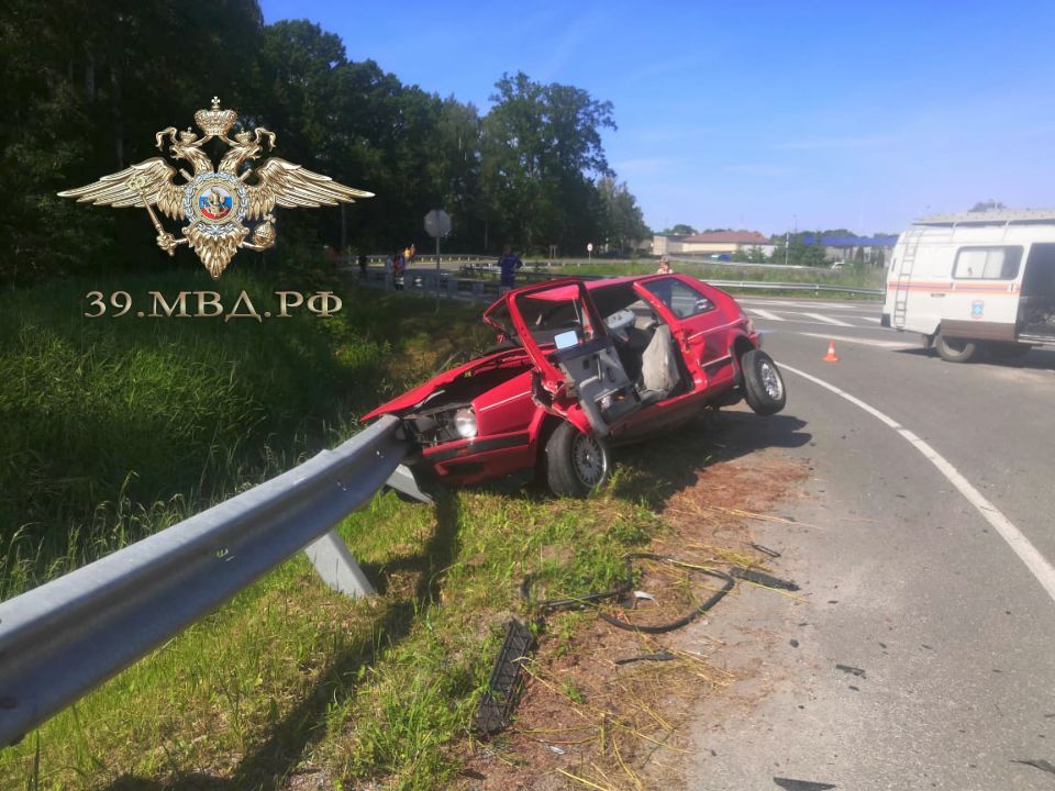 Возбуждено уголовное дело по факту ДТП с тремя погибшими на мамоновской трассе (видео)