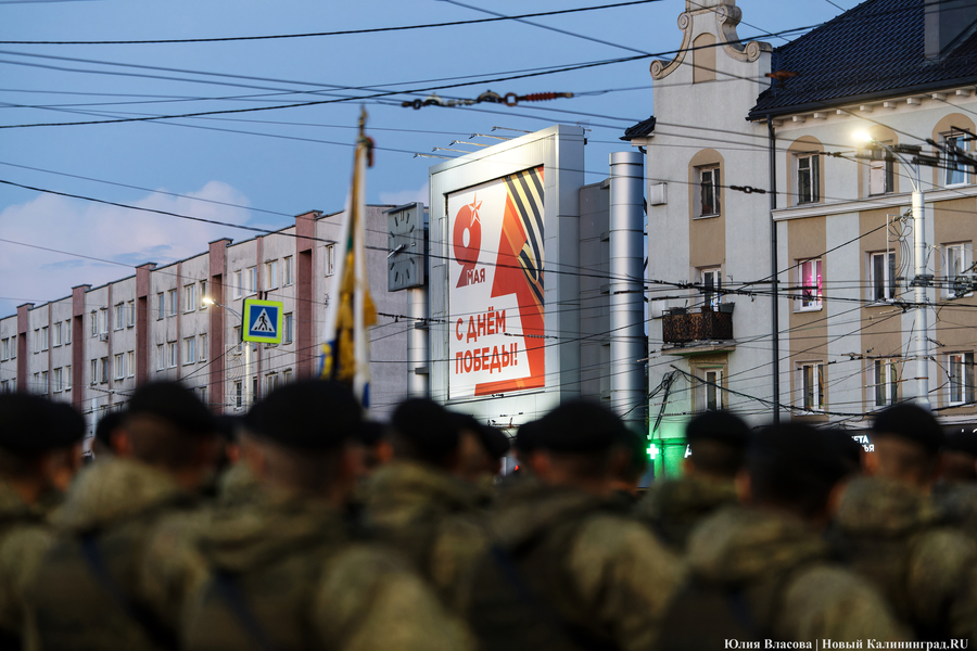 Другой формат по всей стране: в Калининграде прошла ночная репетиция парада Победы (фото)