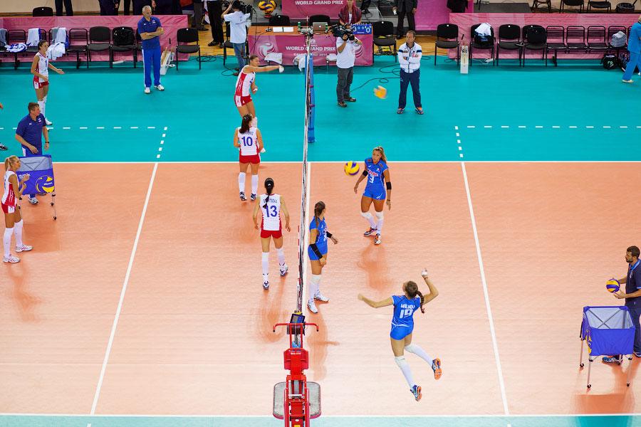 Под рёв трибун: волейболистки сборной России одержали победу над командой Италии