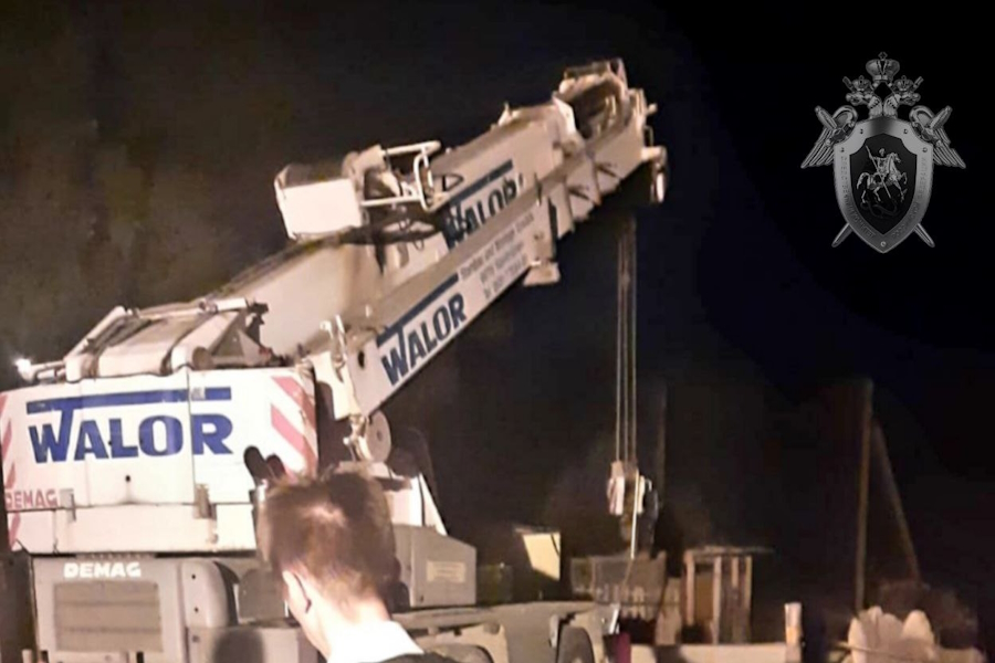 В Совхозном кран задел стрелой ЛЭП, погибли двое рабочих 