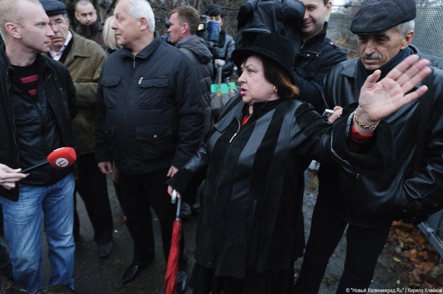 "Истерическое покрытие": фоторепортаж "Нового Калининграда.Ru"