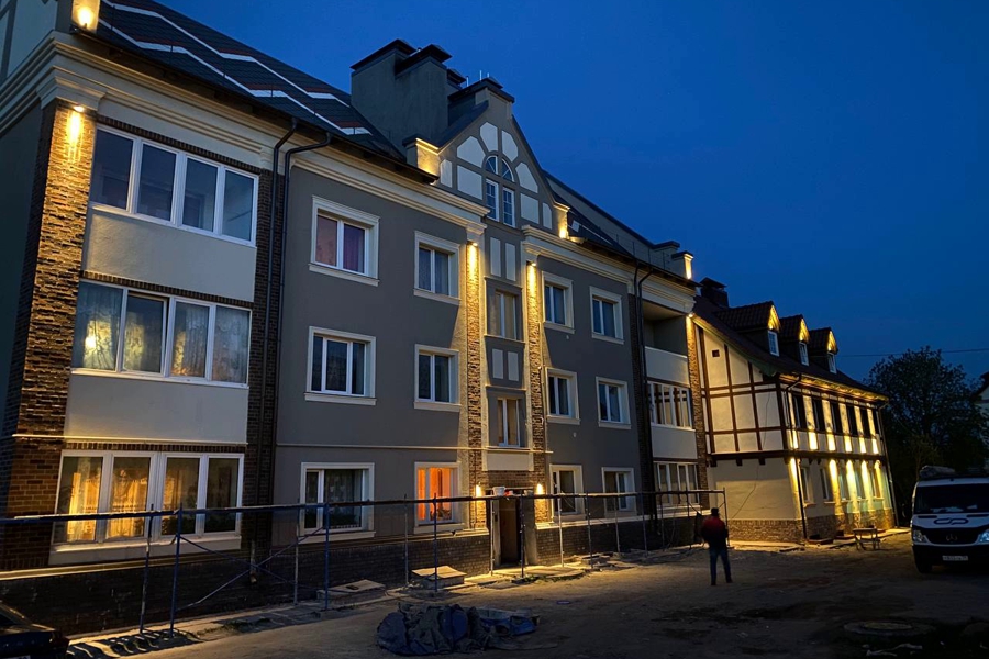 В Железнодорожном тестируют подсветку зданий (фото)