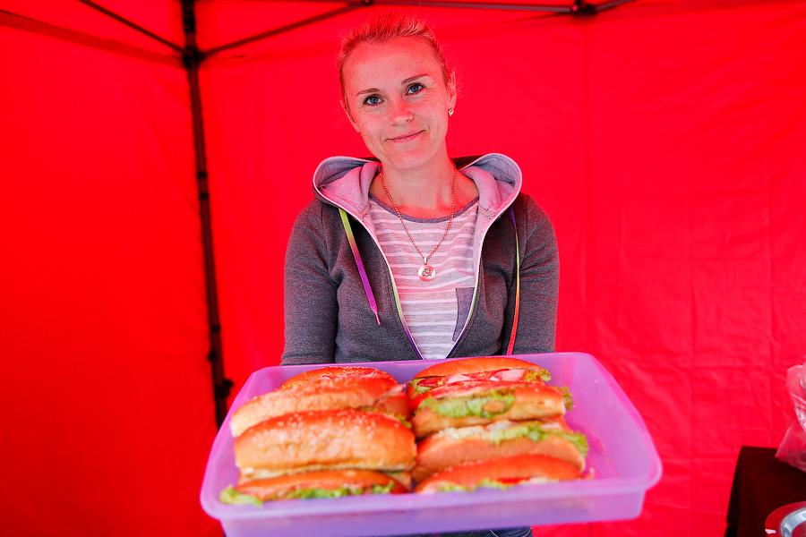 Картофельные кишки и шашлык на вилах: чем кормили на День города