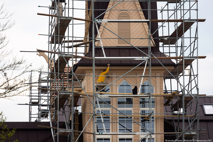 Монополия на пляж: как выглядит скандальное кафе в Зеленоградске, которое власти называют «НТО» (фото)