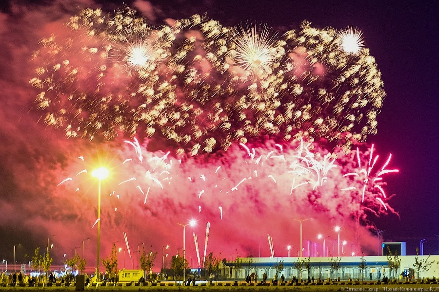 В Калининграде стартовал чемпионат фейерверков. Показываем, как это было (фото)