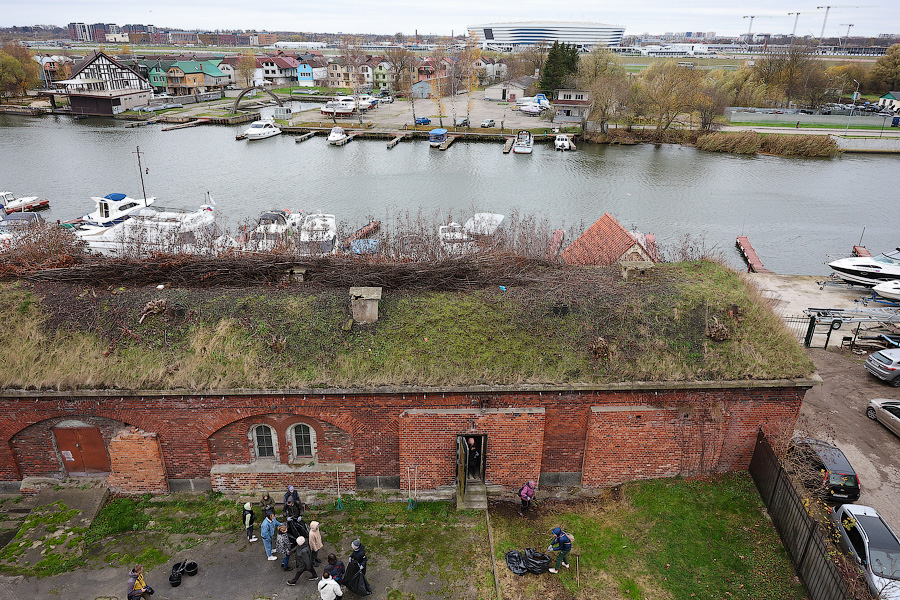 Бастион и порядок: в «Литве» провели первый субботник (фото)