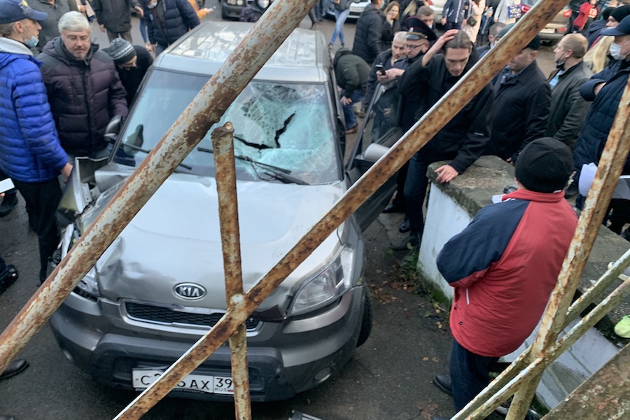 Минздрав рассказал о состоянии людей, сбитых во время слушаний в Холмогоровке