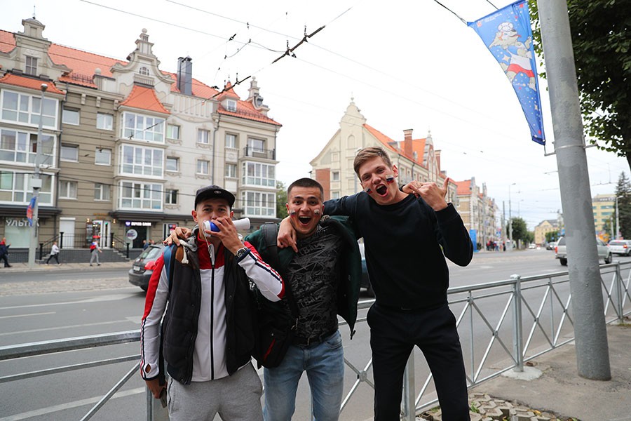 Усы победы: как Калининград болел и радовался за сборную России (фото)