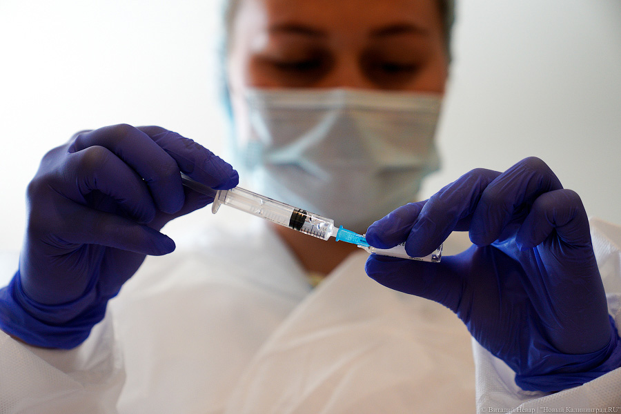 В рамках обязательной вакцинации в области собираются привить 55 тыс. 500 человек