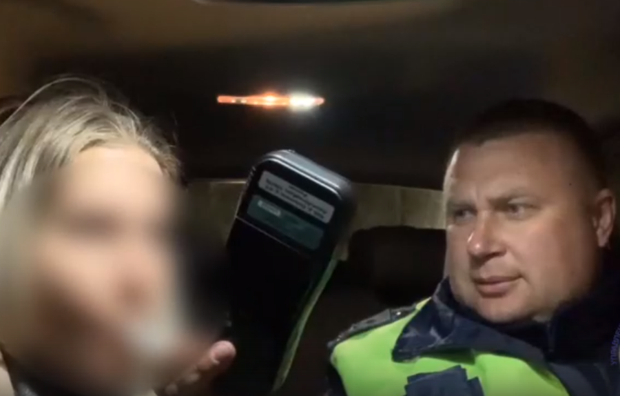 «В себя не надо вдыхать»: калининградская ГИБДД показала выпивших водителей (видео)