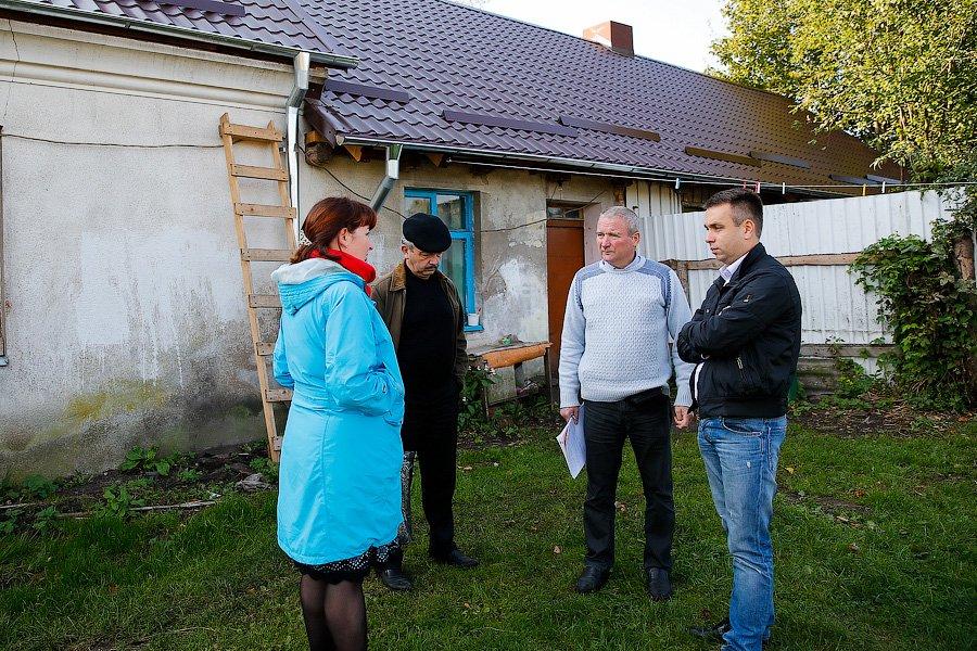 Дыра «губернаторская»: как делают капремонт в Полесском районе