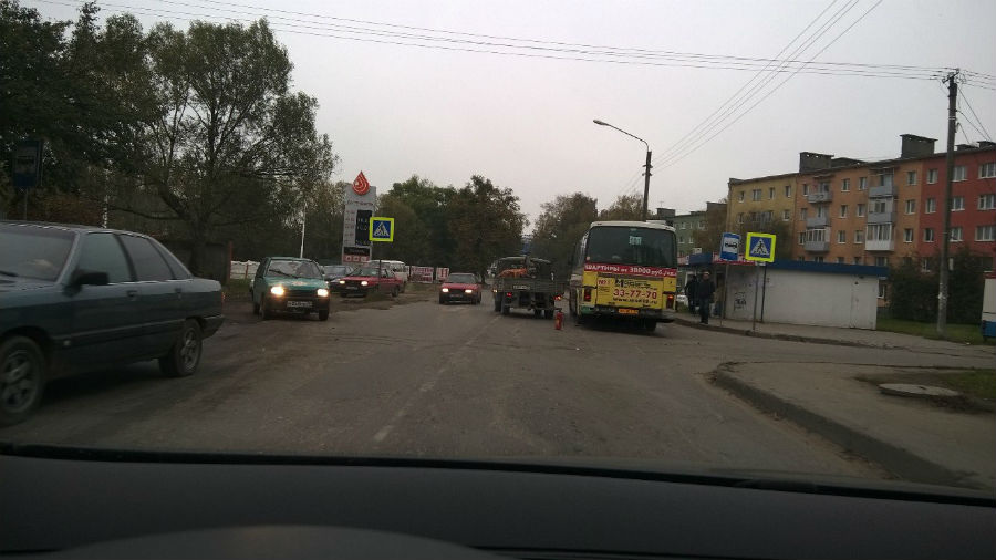 В Васильково пассажирский автобус врезался в грузовик (фото)