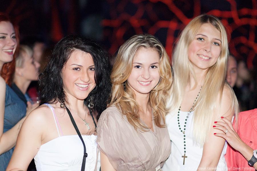 «Вспомнить все»: фоторепортаж с концерта группы «Руки вверх»