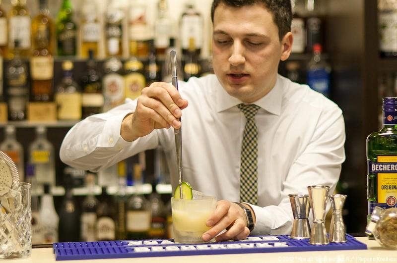 Сухая теория и жидкая практика: мастер-класс бренд-амбассадора ликёра Becherovka