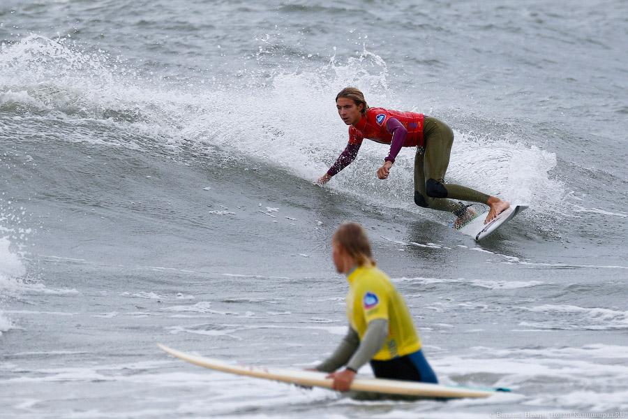 На волне «профи»: фоторепортаж с Чемпионата по серфингу в Зеленоградске