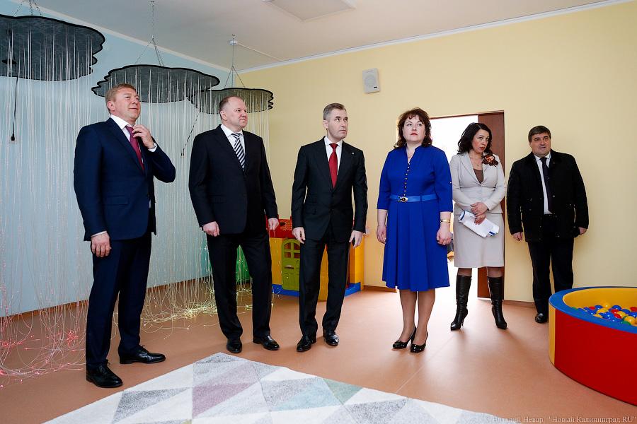 Селфи на фоне детства: как Павел Астахов Калининградскую область навещал