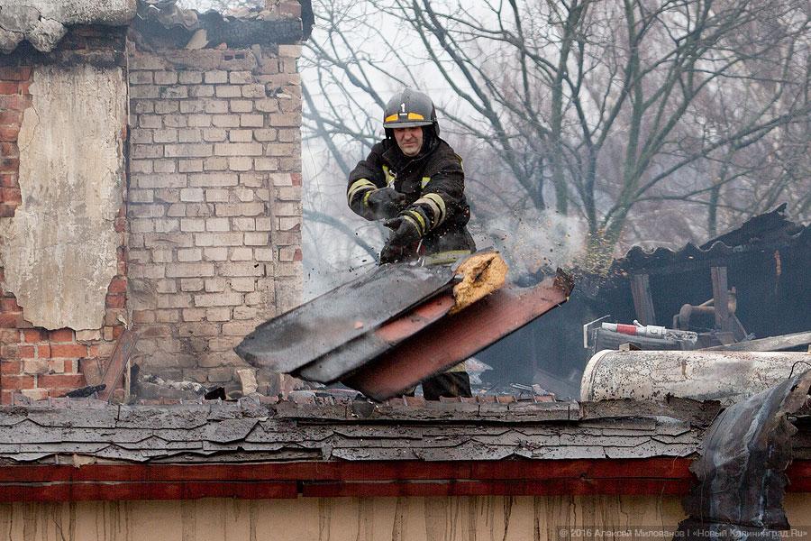 Без крыши: последствия крупного пожара в Калининграде