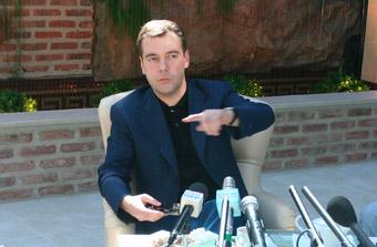 Медведев в Польше "закрепит позитивные тенденции в отношениях"