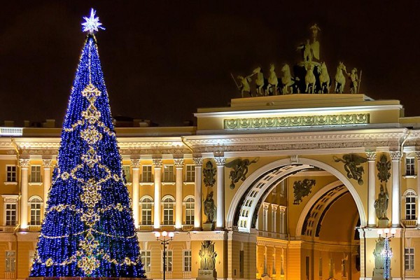 Отпразднуй Новый год  в Санкт-Петербурге!