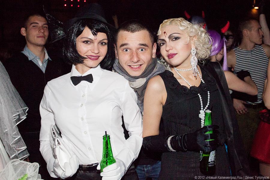 «Живее всех святых»: фоторепортаж с Хэллоуина на «Вагонке»