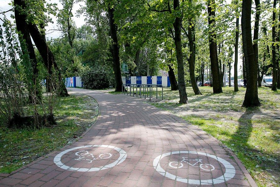 Калининградское чудо: застройщик гостиницы не вырубает, а благоустраивает 2 сквера (фото)