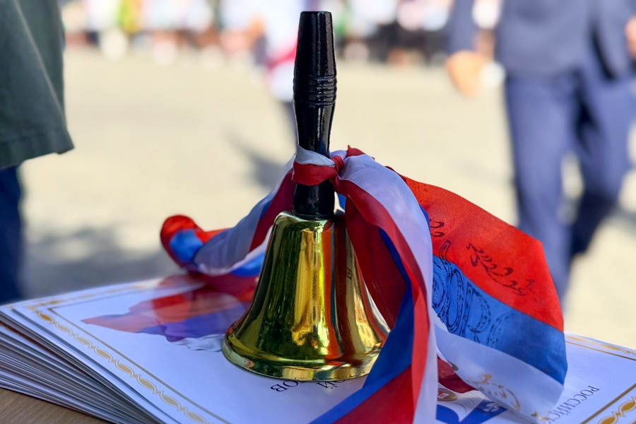 В Калининграде депутату-коммунисту отказали в участии в последних звонках