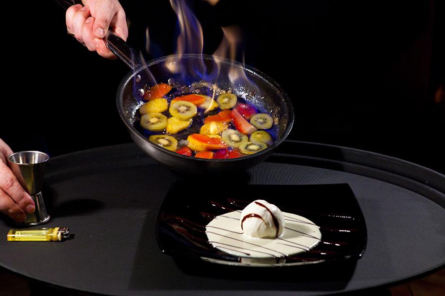 «Сладкое искушение»: классические и авторские десерты к 8 Марта от ресторанов «Наутилус»