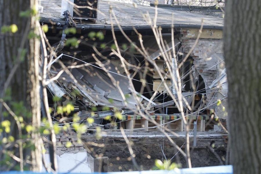 Обрушилась стена входа в зоопарк, собственник объекта говорит о реконструкции (+фото)