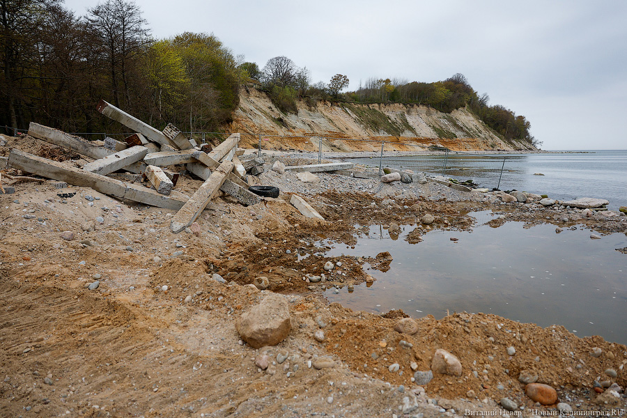 Пляж огородили: что происходит в Филинской бухте после начала стройки (фото) (исправлено)