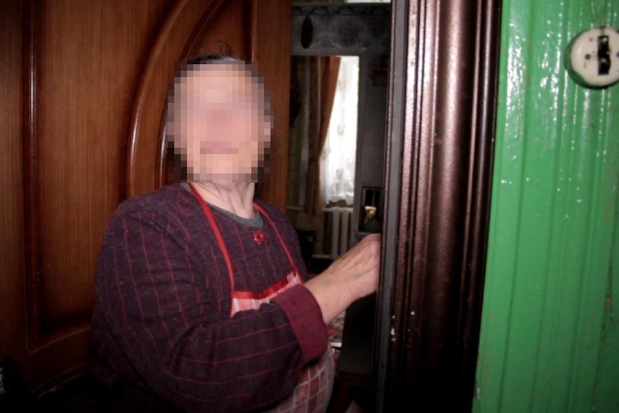 Полиция: микроавтобус в Черняховске могла поджечь 74-летняя соседка владельца (фото)