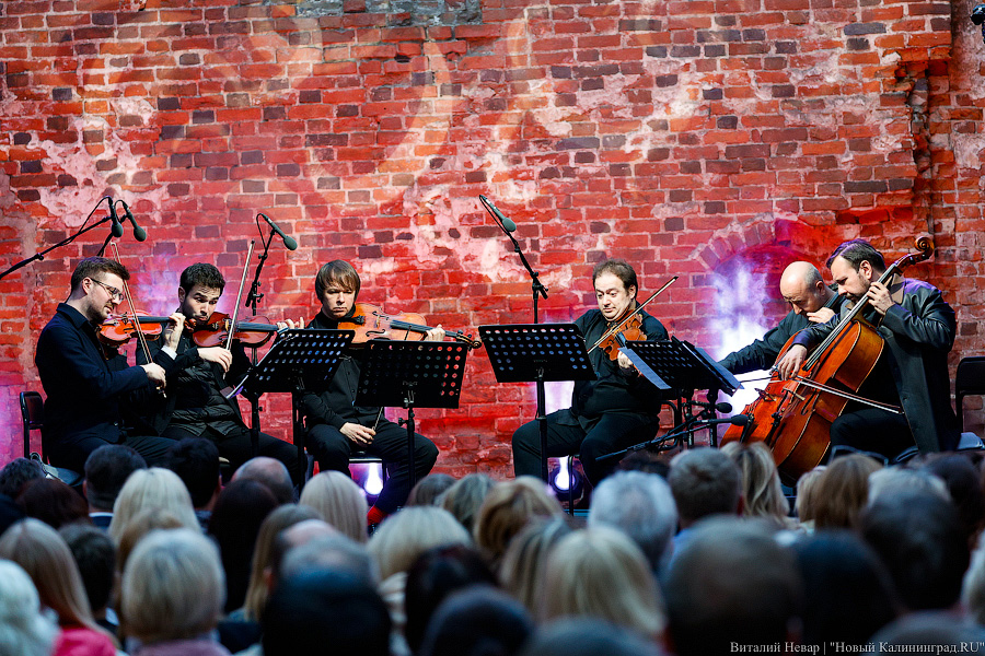 Музыкальное приношение: концерт в руинах кирхи Святого Якоба в фотографиях (фото)