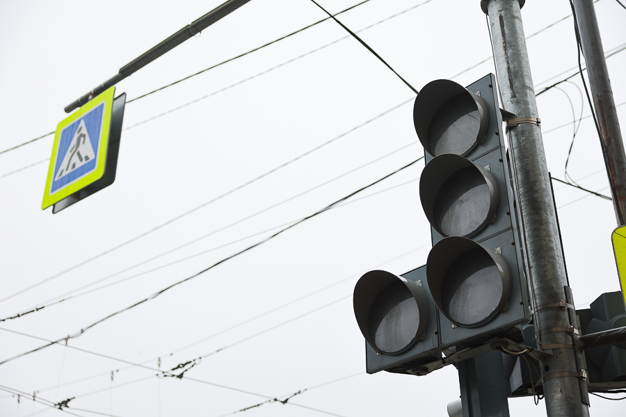 В четверг в Калининграде планируют временно отключить светофор на подъезде к Дому искусств