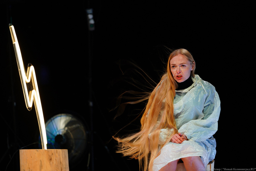 Сентябрьская «Гроза»: калининградский Драмтеатр сыграл спектакль на Верхнем озере