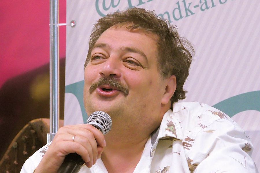 Писатель Дмитрий Быков госпитализирован в Уфе