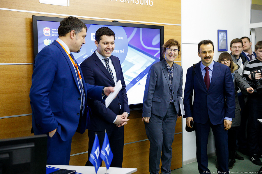 Гениальное место: как Алиханов с одаренными школьниками и IT-шниками общался