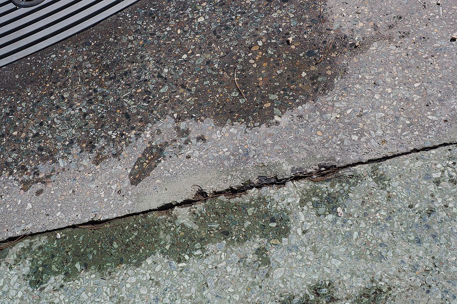 В Калининграде решили ремонтировать сквер с фонтаном спустя год после открытия (фото)