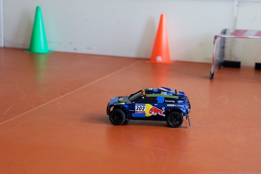 На игрушечных машинках: в Калининграде открылась «начальная» автошкола