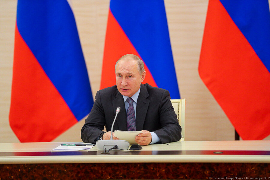 Путин подписал закон о введении новых требований к трудовым мигрантам