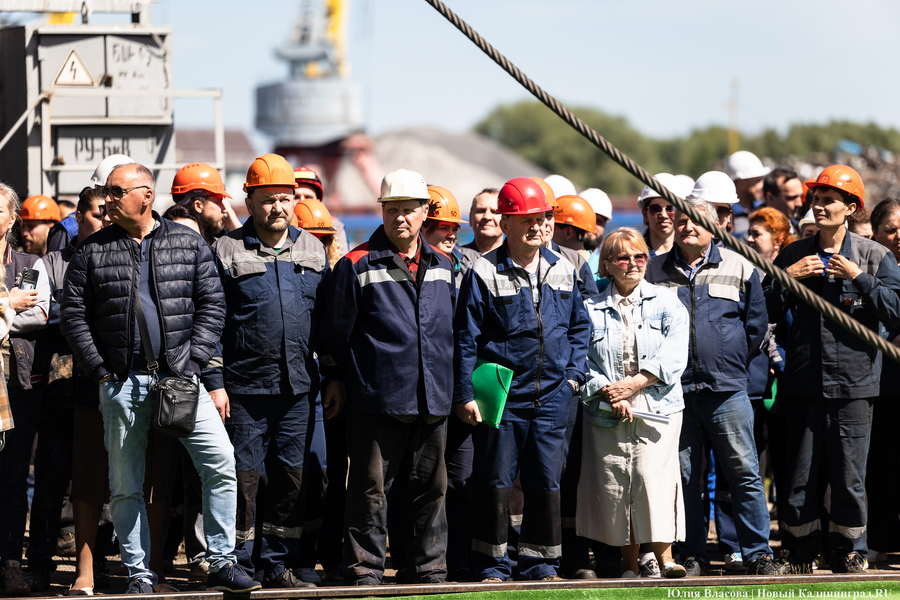 Флагман ВМФ России: в Калининграде спустили на воду большой десантный корабль (фото)