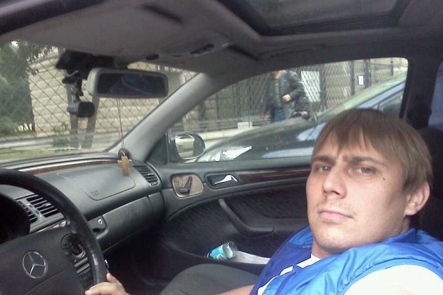 В Калининграде разыскивают подозреваемого в мошенничестве мужчину (фото)