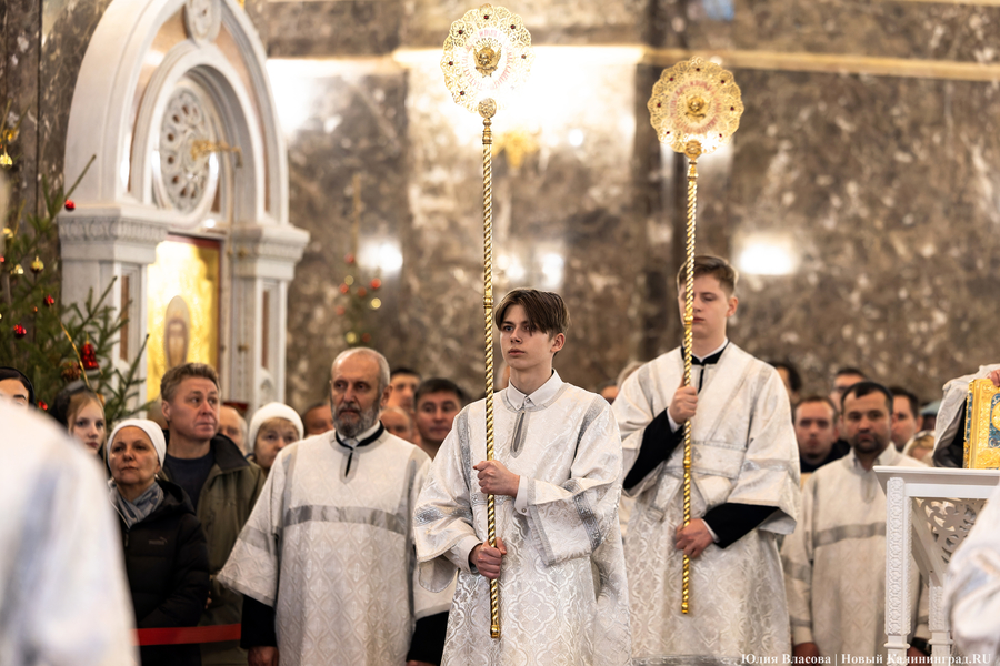 Крестный ход и литургия: как в Калининграде встретили Рождество (фото)