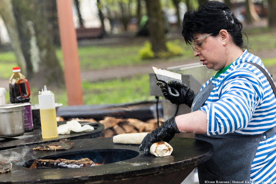 Прикидываясь Кантом: у Кафедрального собора открылась ярмарка (фото)