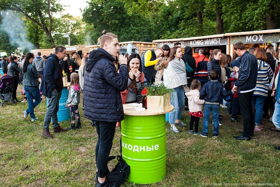Крупин: пока за открытие несогласованного летнего кафе санкций нет