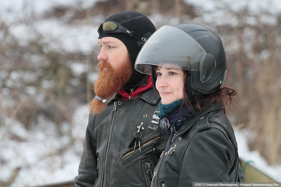 «Пингвиньи гонки»: фоторепортаж с зимнего мотокросса