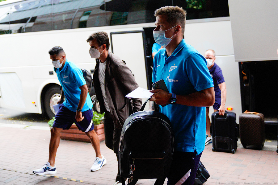 Суперкубок надежды: команды «Локомотив» и «Зенит» прибыли в Калининград (фото)